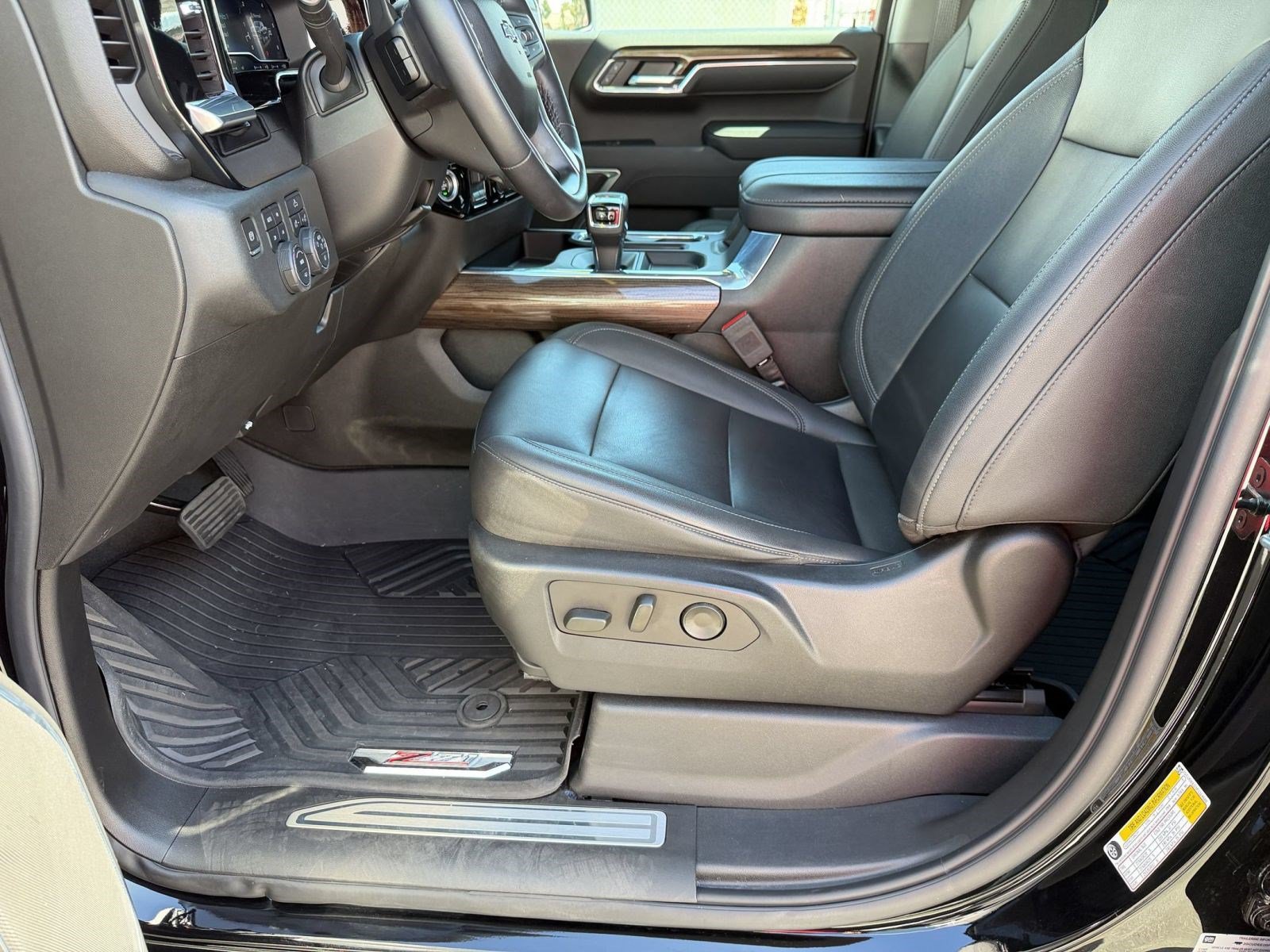 Used 2023 Chevrolet Silverado 1500 RST AWD/4WD image 4