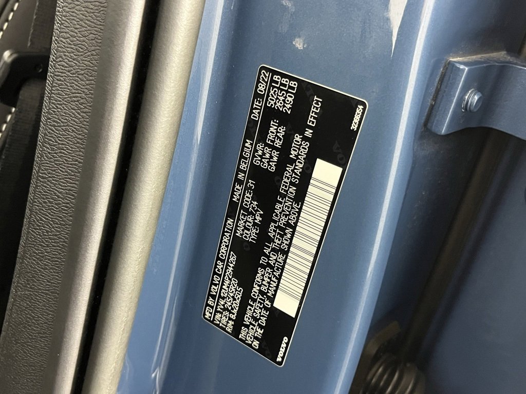 Used 2023 Volvo XC40 B5 Ultimate w/ Protection Package image 40