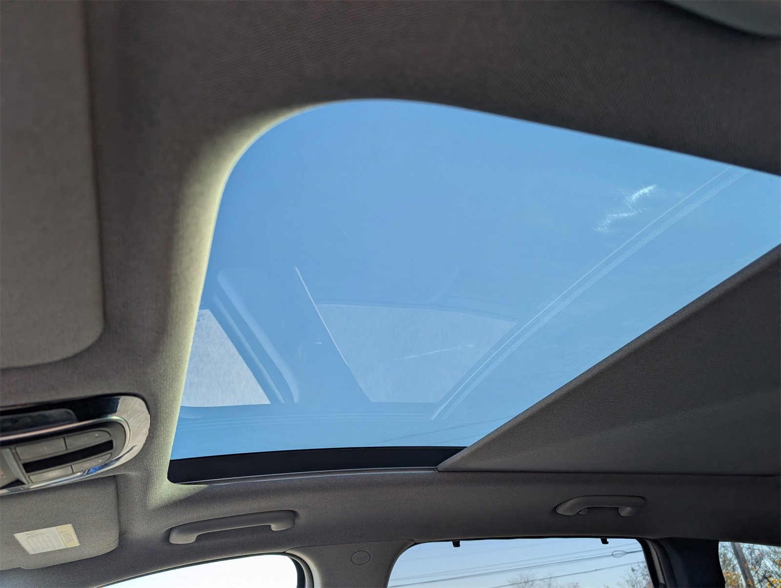 Used 2023 Hyundai Santa Fe Limited image 7