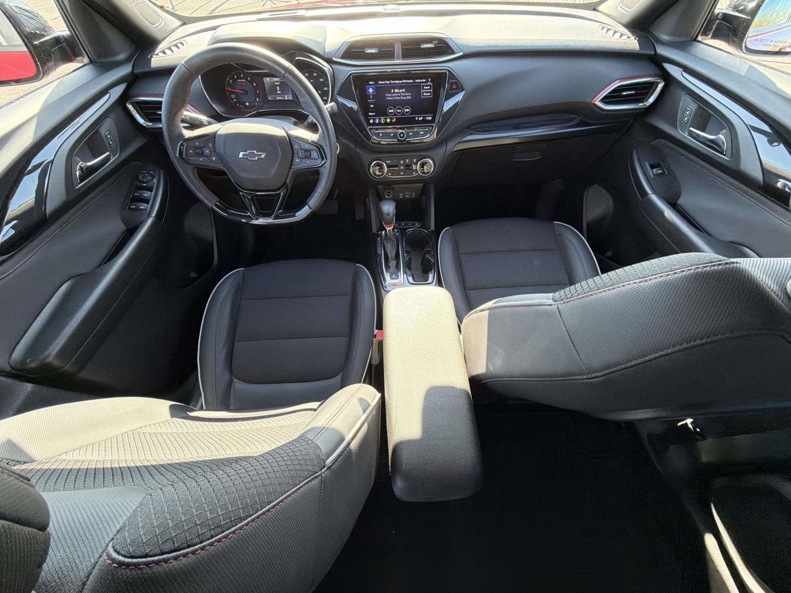 Used 2023 Chevrolet TrailBlazer RS w/ Convenience Package image 2