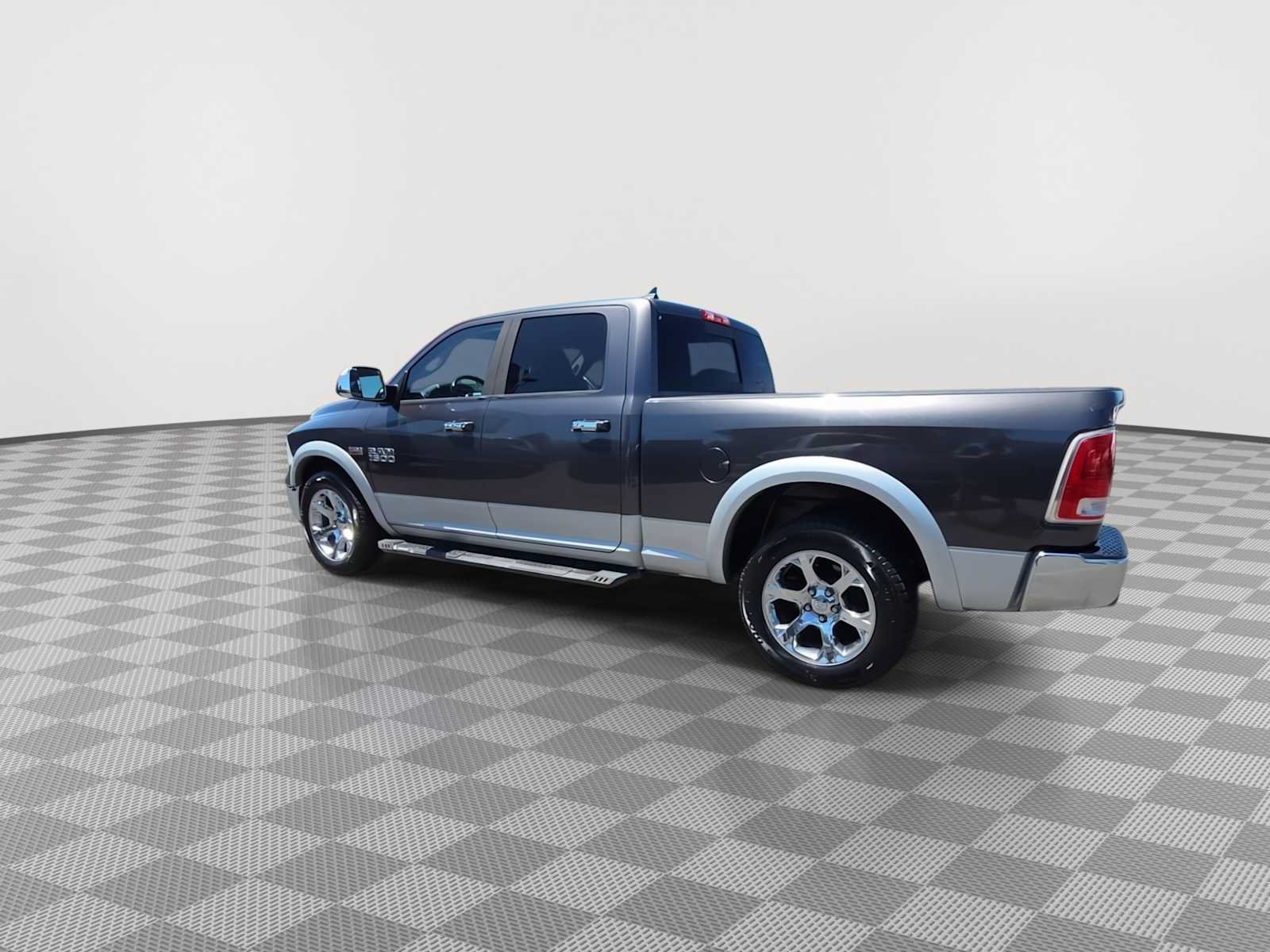 Used 2014 RAM 1500 Laramie AWD/4WD image 6