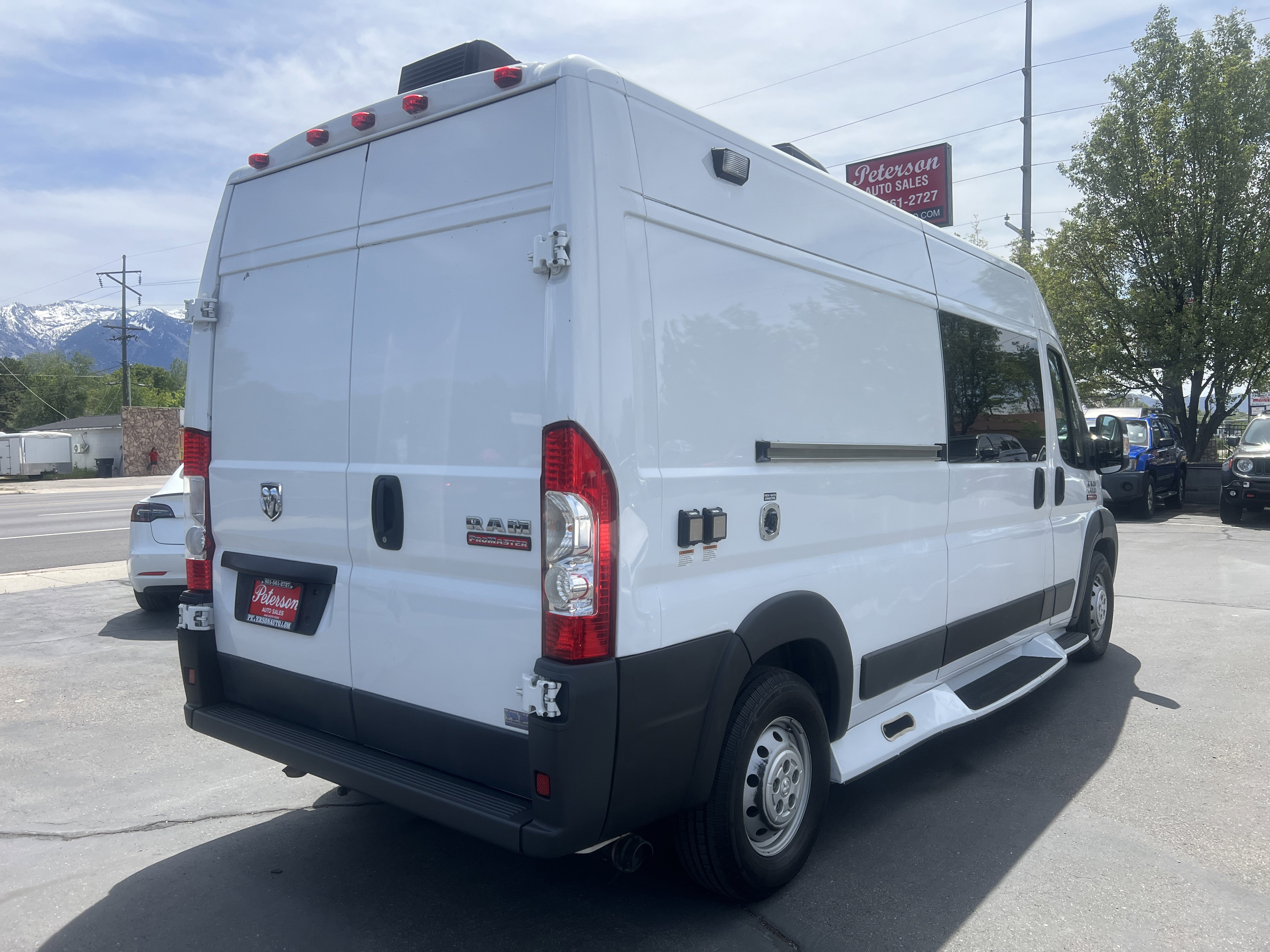 Used 2016 RAM ProMaster 2500 w/ Premium Appearance Group FWD image 8