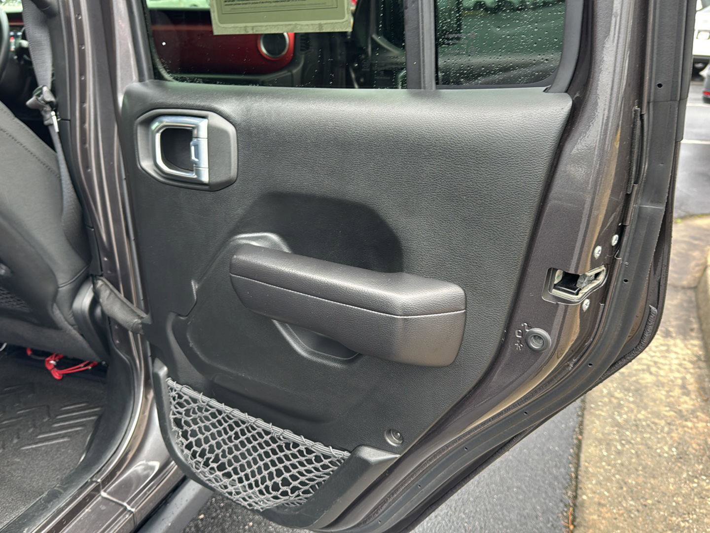 Used 2021 Jeep Wrangler Unlimited Rubicon image 15