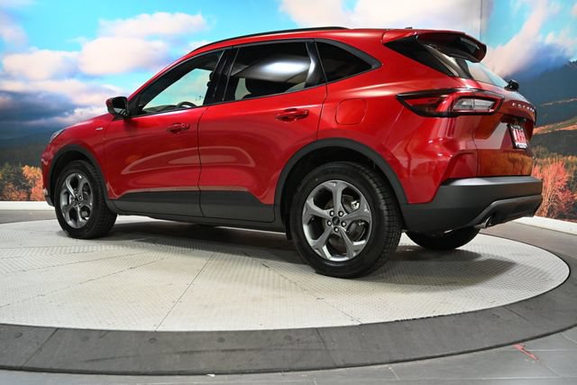 Used 2025 Ford Escape ST-Line Select AWD/4WD image 5
