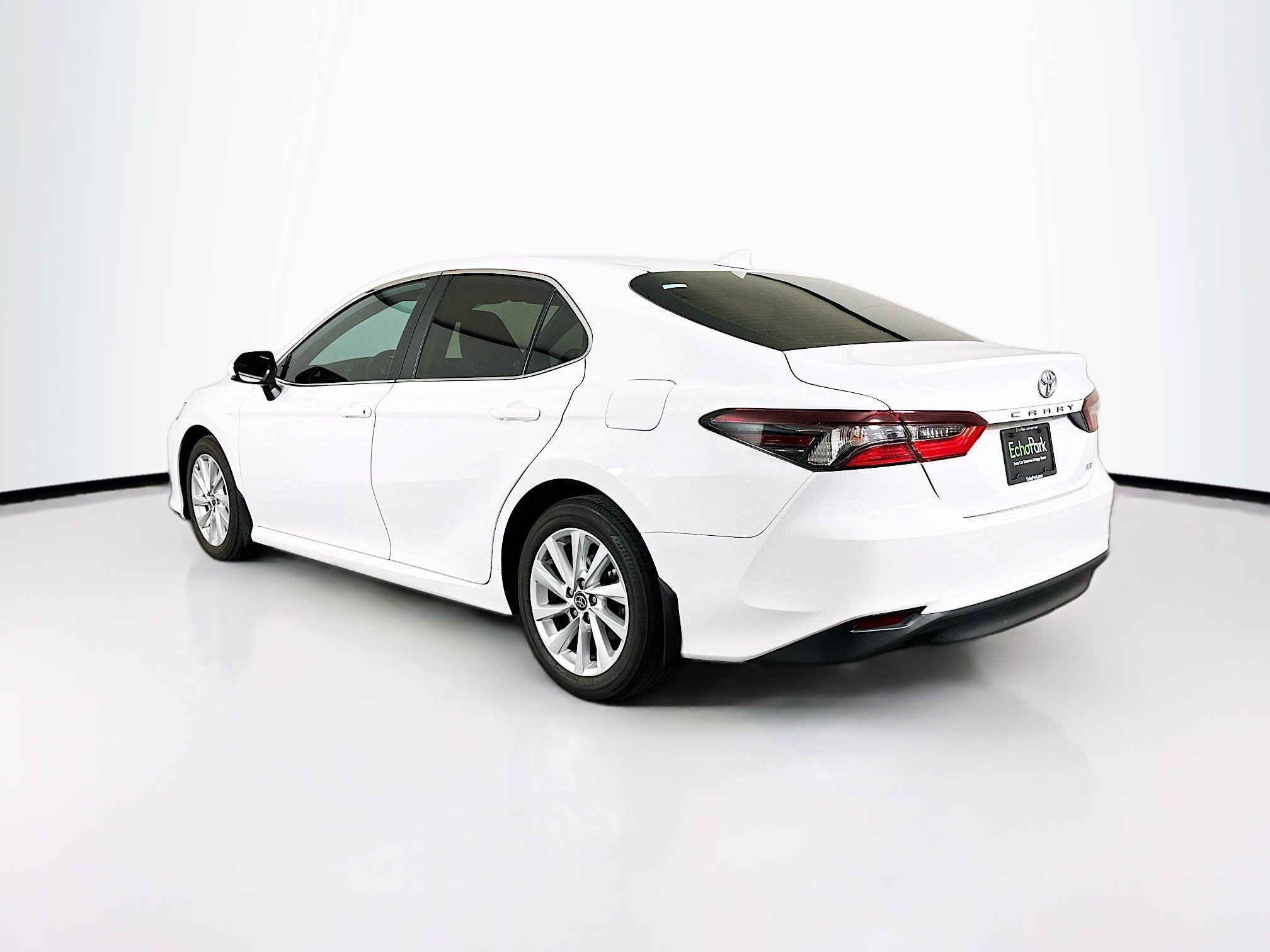 Used 2023 Toyota Camry LE FWD image 5