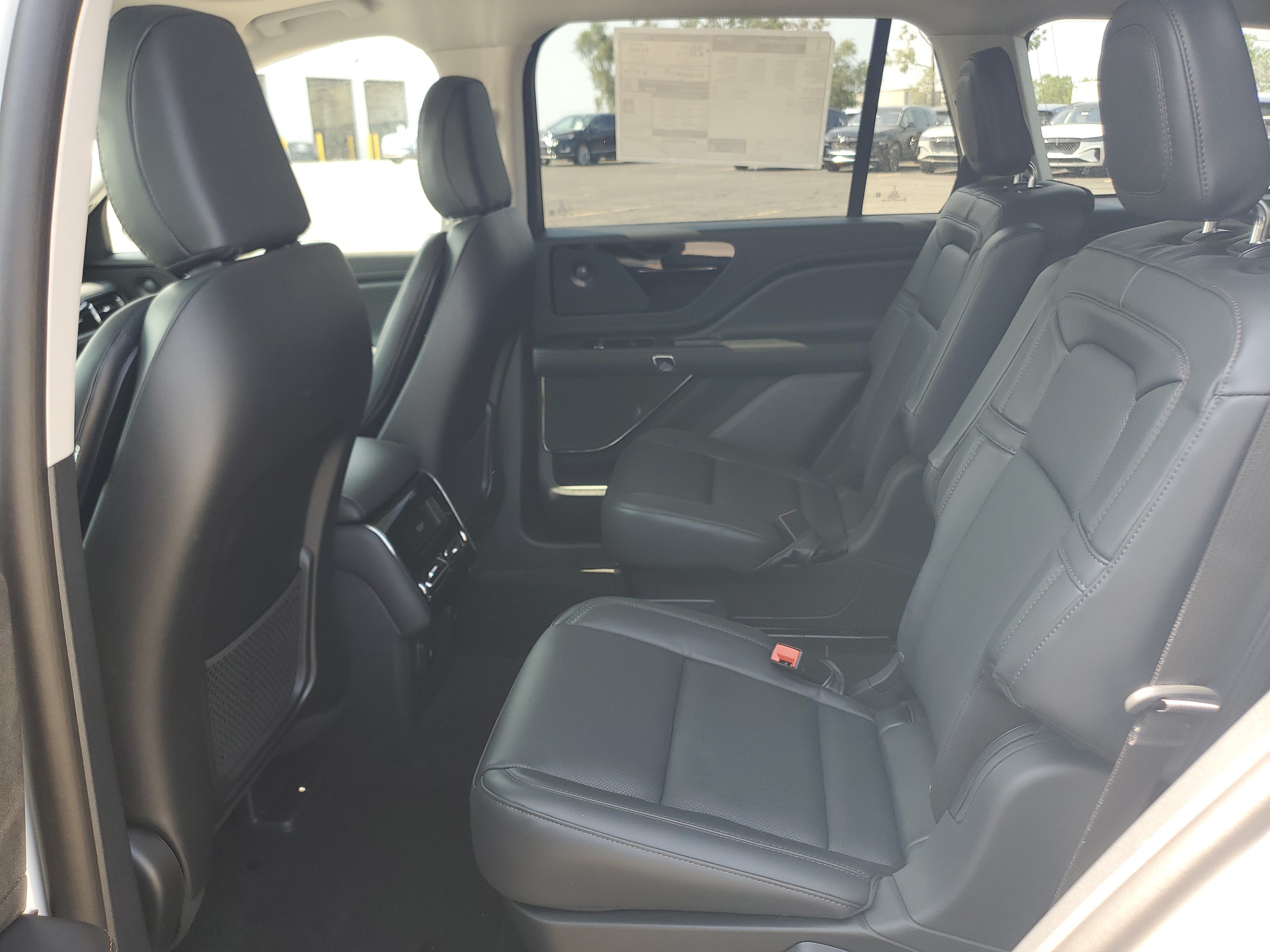 New 2026 Lincoln Aviator Reserve w/ Jet Appearance Package AWD/4WD image 23