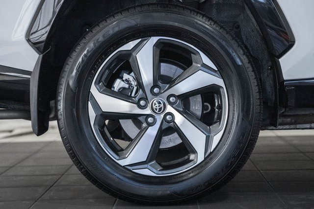 Used 2024 Toyota RAV4 SE image 19