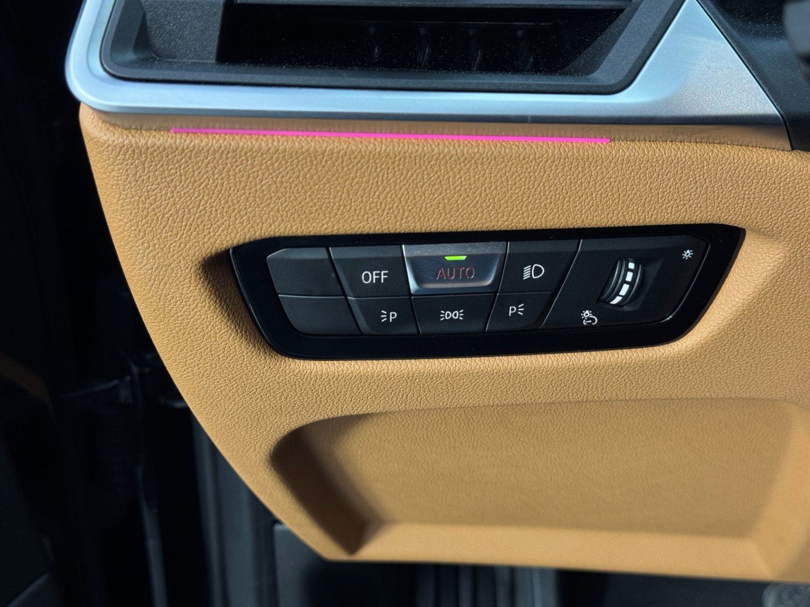 Used 2023 BMW 330e xDrive w/ Premium Package image 18