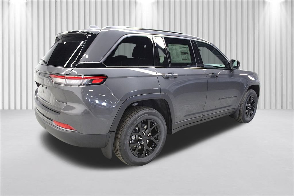 New 2026 Jeep Grand Cherokee Altitude AWD/4WD image 3