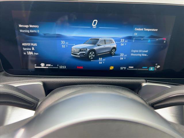 Used 2025 Mercedes-Benz GLB 250 4MATIC image 11