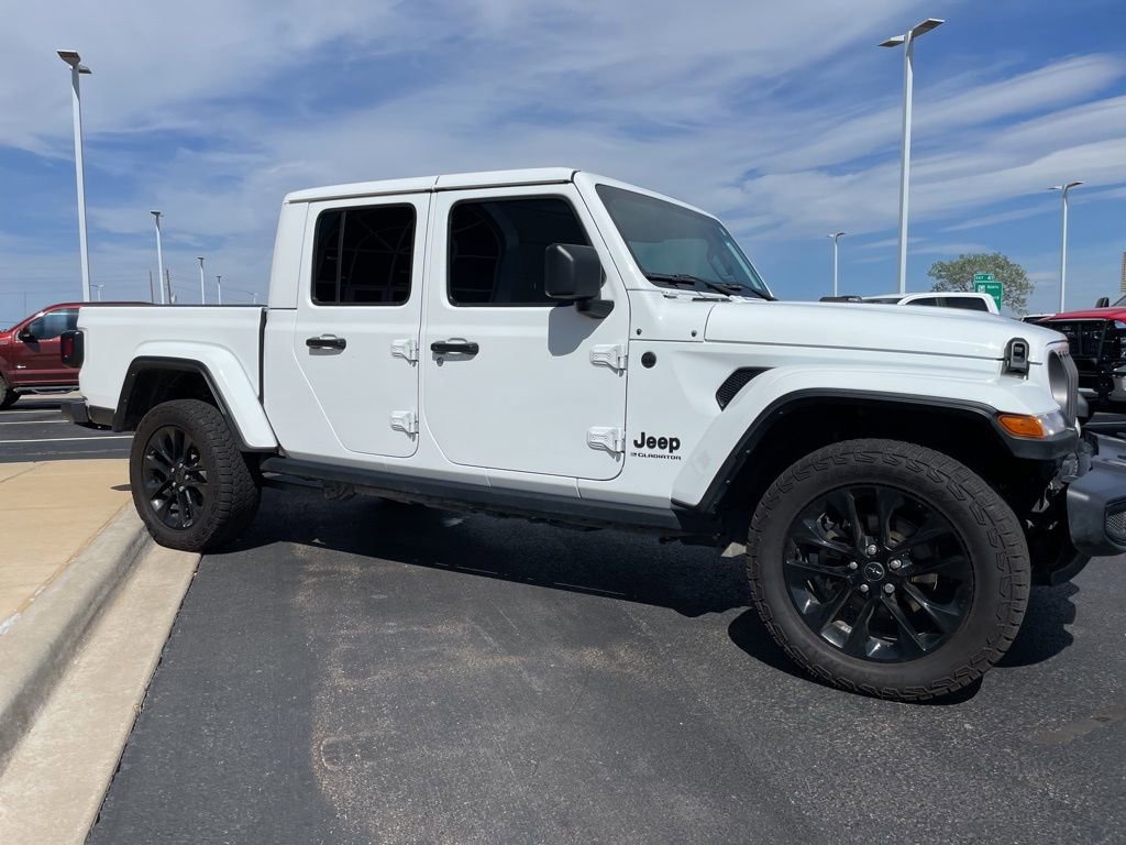 Used 2025 Jeep Gladiator Sport AWD/4WD image 8