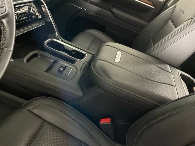 Used 2025 GMC Sierra 2500 Denali w/ Denali Reserve Package AWD/4WD image 17