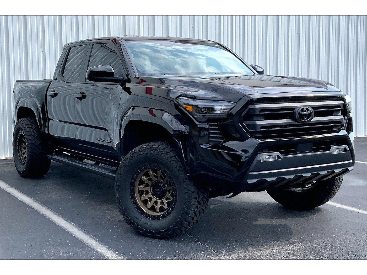 Used 2024 Toyota Tacoma SR5 AWD/4WD image 31