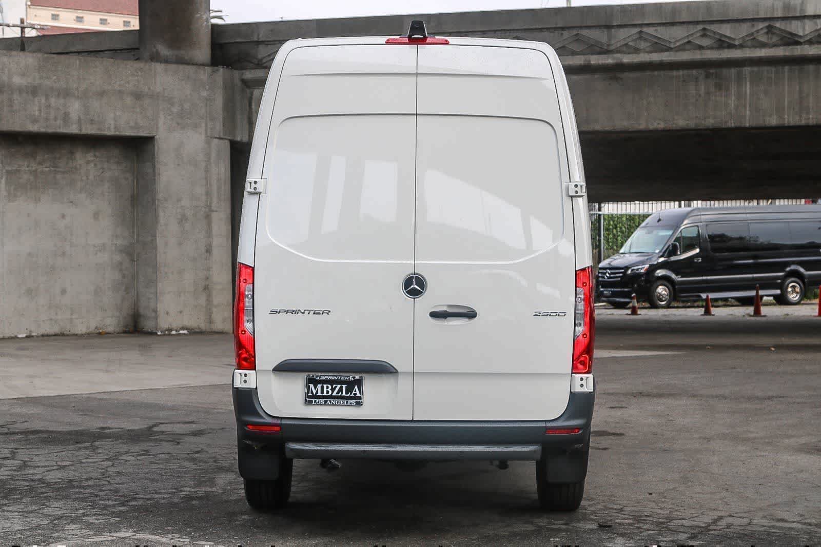 Used 2025 Mercedes-Benz Sprinter 2500 image 7