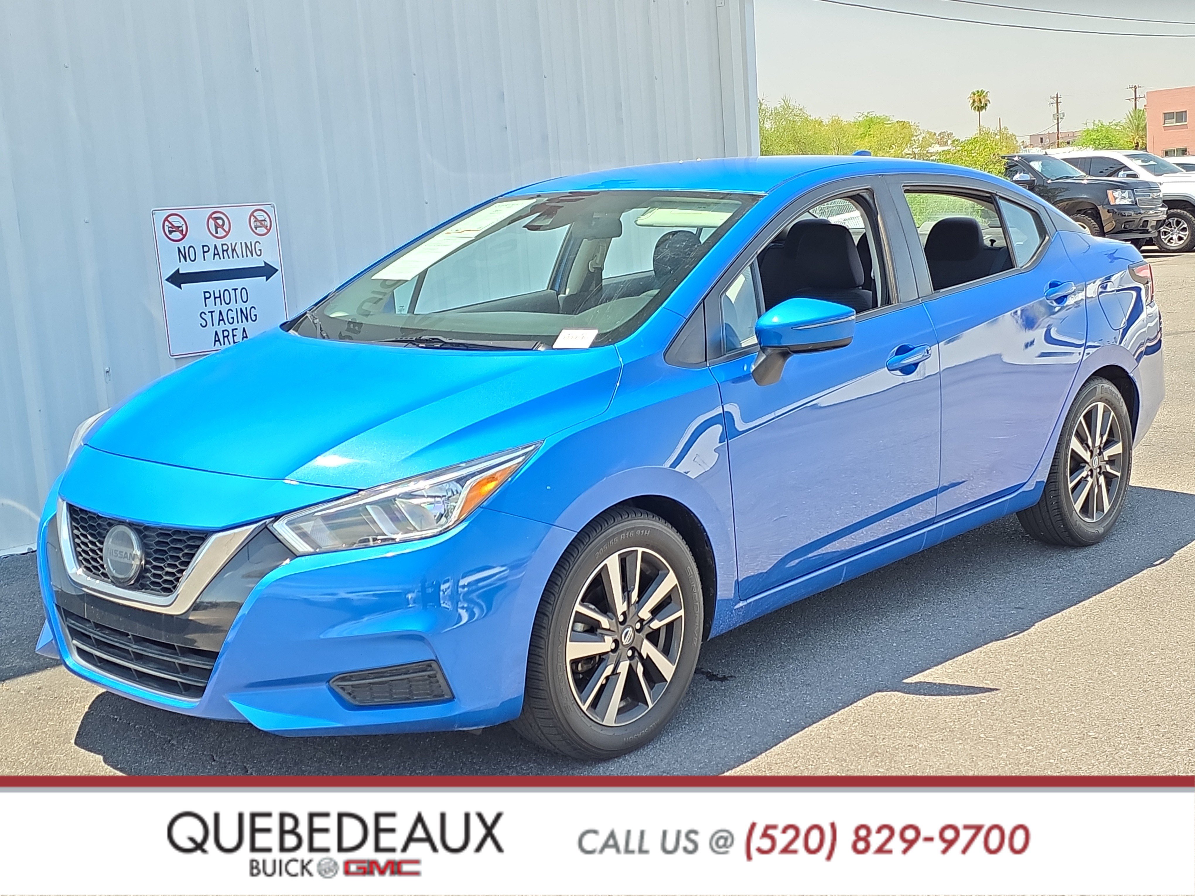 Used 2021 Nissan Versa SV FWD image 3