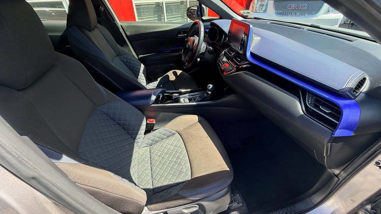 Used 2020 Toyota C-HR XLE image 22