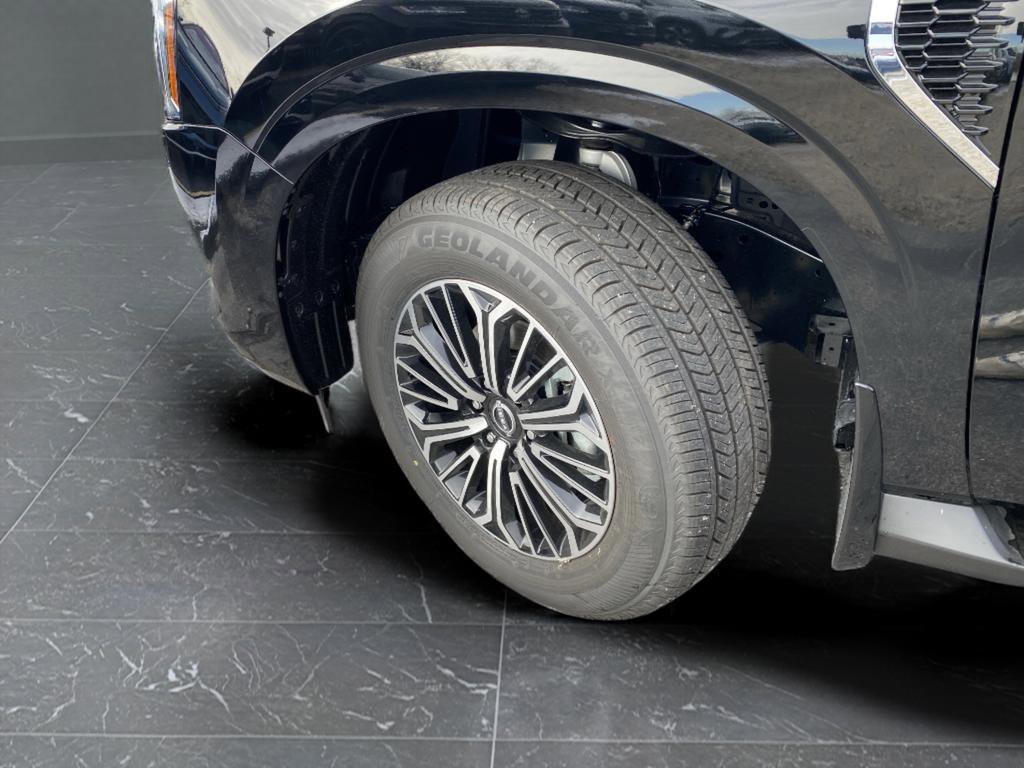 New 2025 Nissan Armada SL w/ Captain's Chari Seat Package image 38