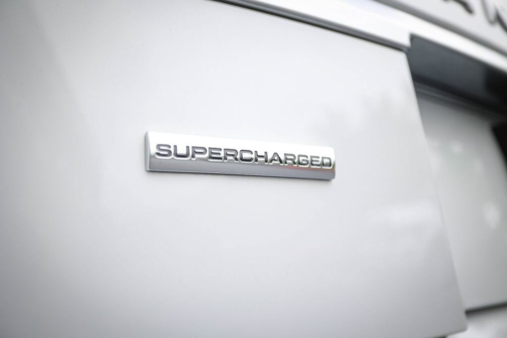 Used 2015 Land Rover Range Rover Supercharged AWD/4WD image 16