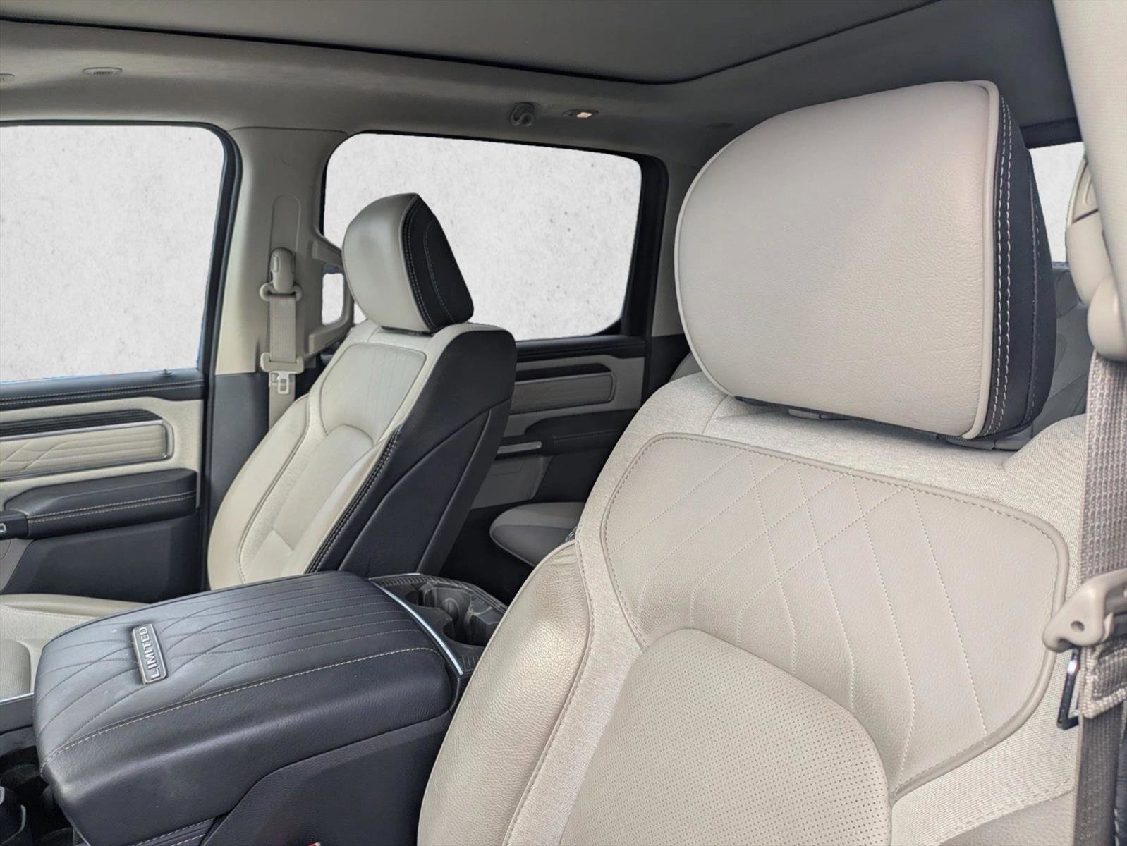 Used 2024 RAM 1500 Limited AWD/4WD image 10
