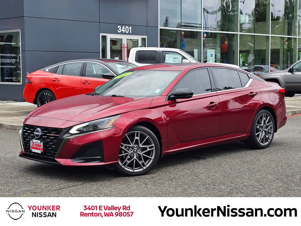 Used 2023 Nissan Altima 2.0 SR FWD image 1