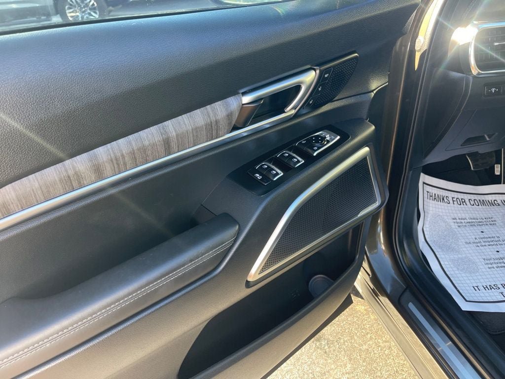 Used 2025 Kia Telluride SX FWD image 11