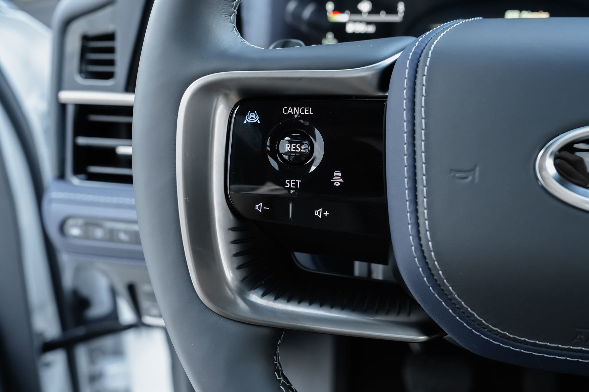 New 2026 INFINITI QX80 4WD w/ Sport Exterior Package image 17