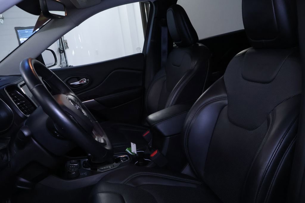 Used 2019 Jeep Cherokee Limited image 15