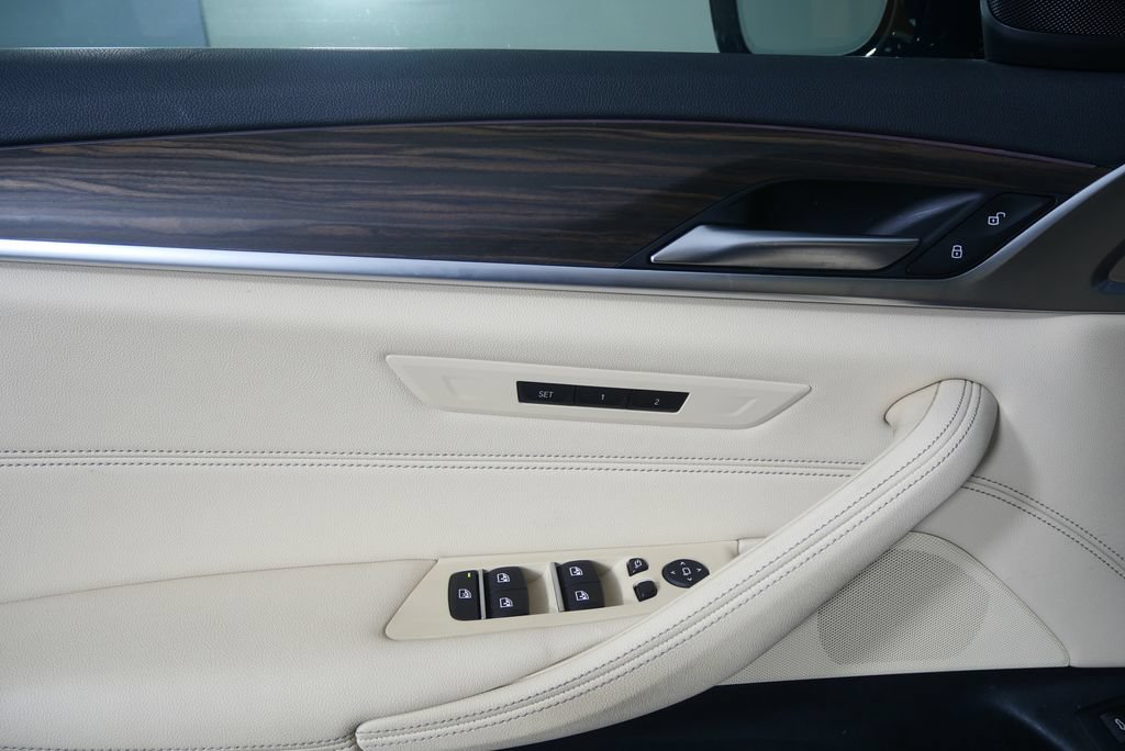 Certified 2023 BMW 530i w/ Convenience Package RWD image 9
