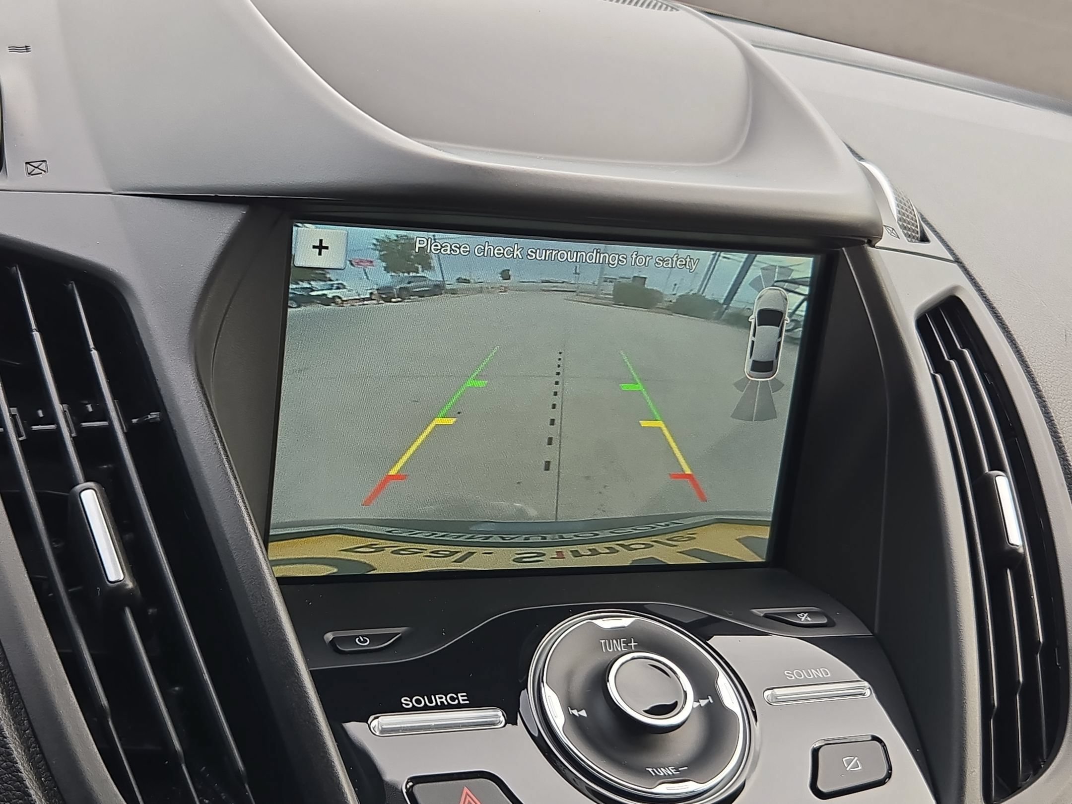 Used 2019 Ford Escape Titanium AWD/4WD image 16