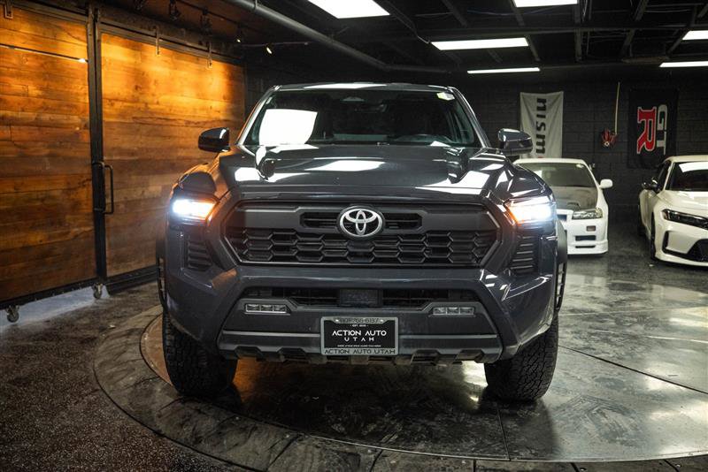 Used 2024 Toyota Tacoma TRD Off-Road image 4