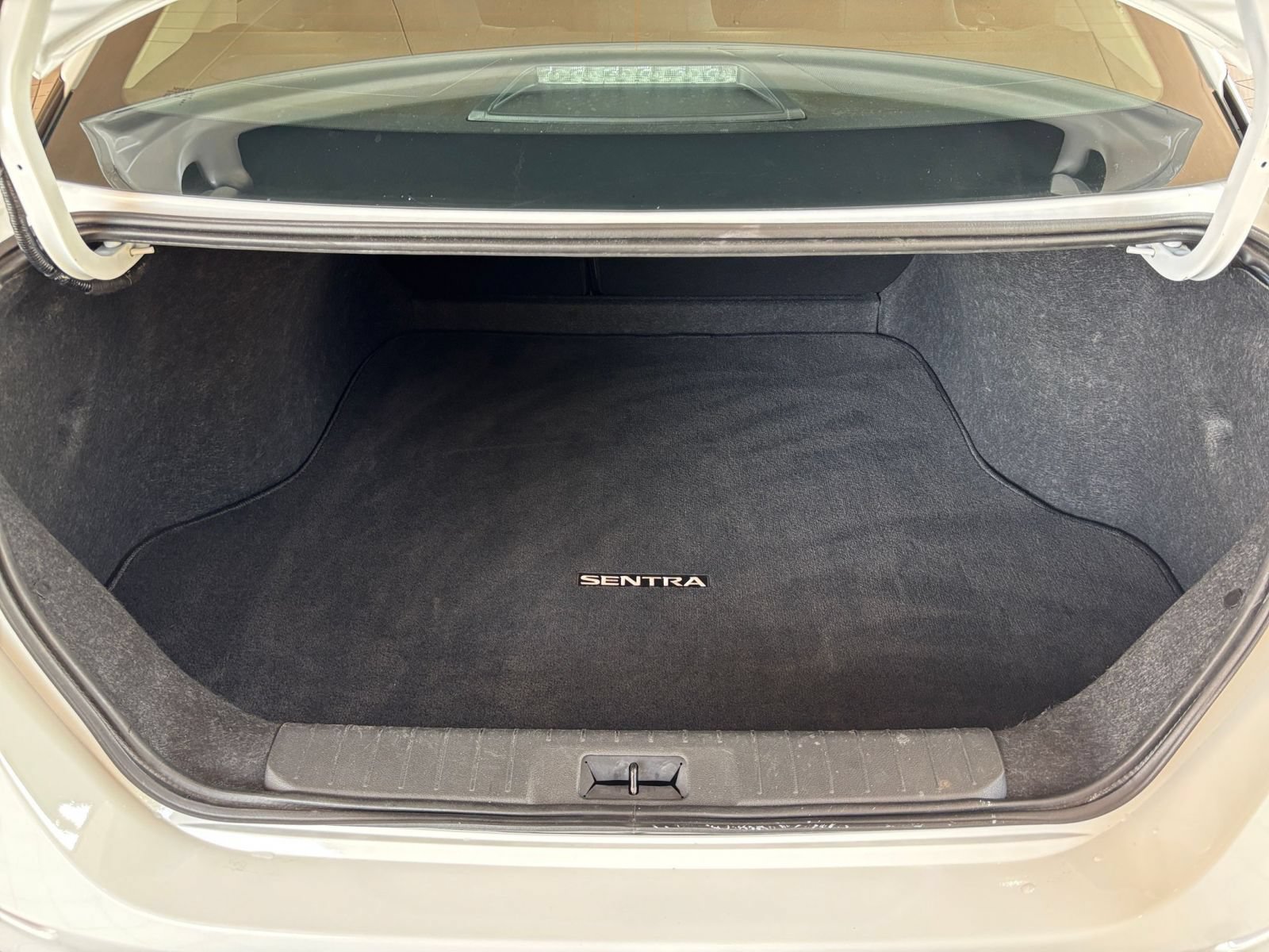 Used 2025 Nissan Sentra SV FWD image 28