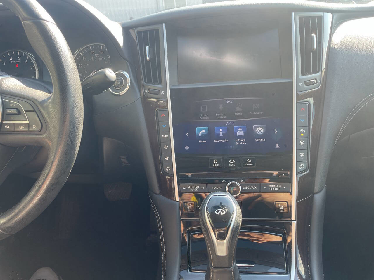 Used 2018 INFINITI Q50 Luxe w/ Essential Package (3.0T Luxe) image 16