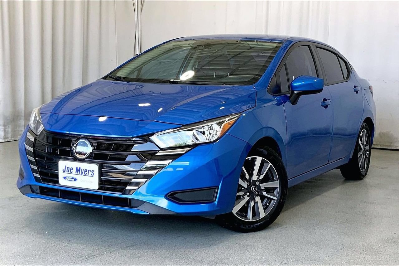 Used 2023 Nissan Versa SV FWD image 12