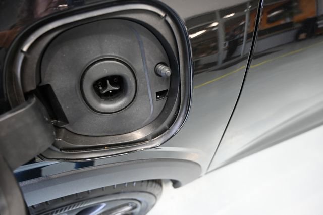 New 2027 Chevrolet Bolt RS w/ Technology Package FWD image 31
