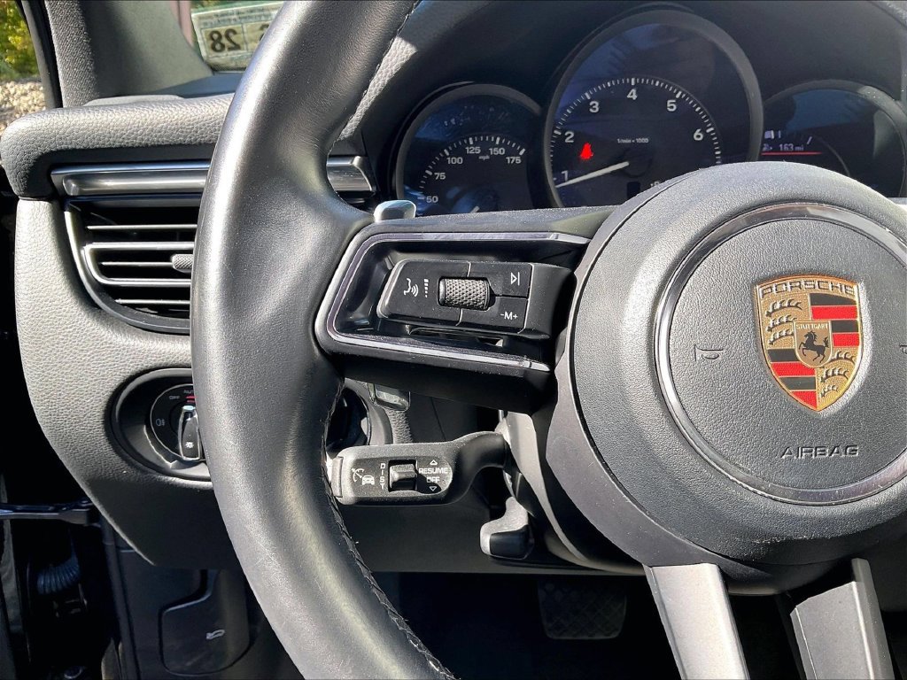 Certified 2023 Porsche Macan AWD/4WD image 23