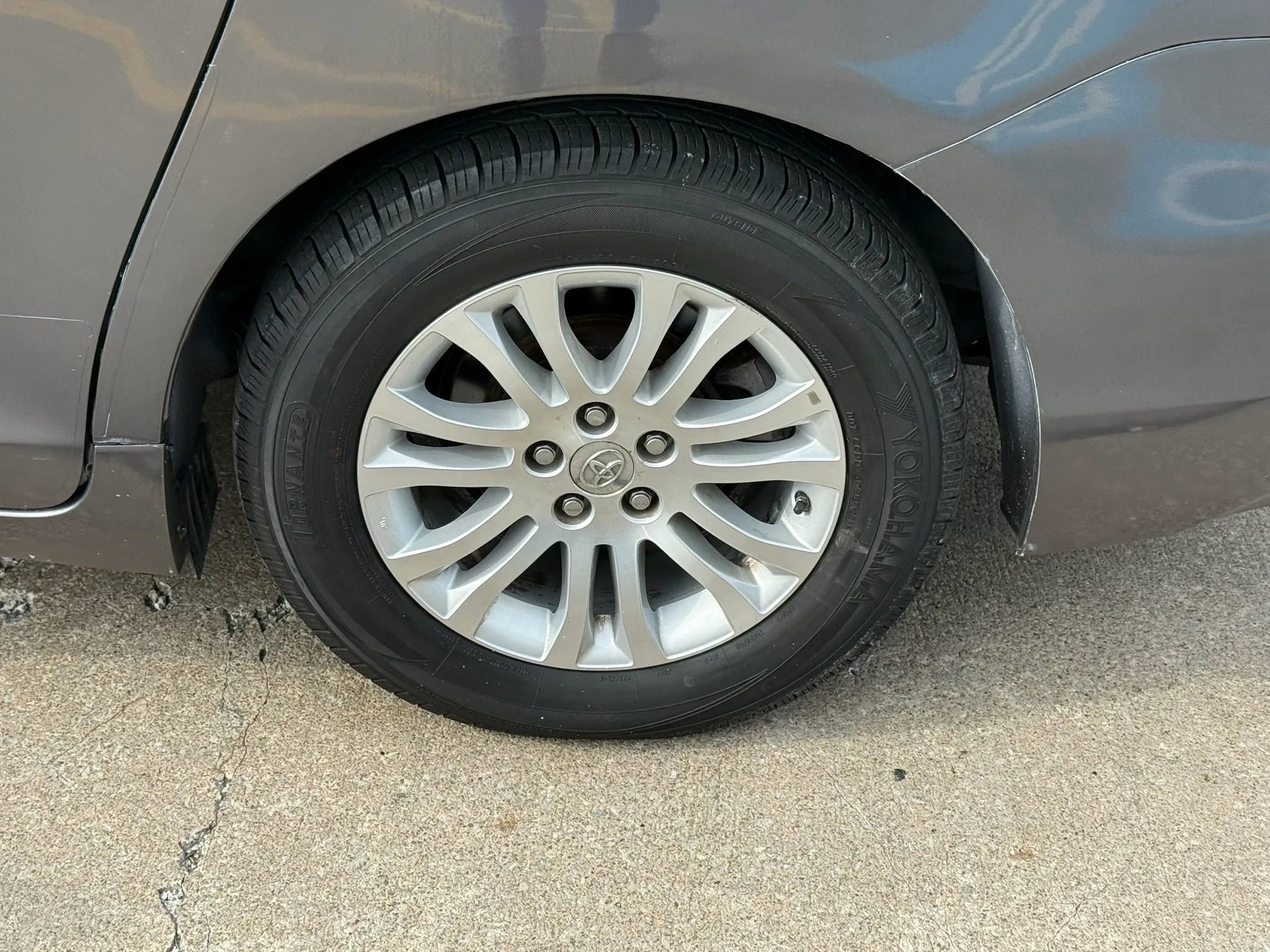 Used 2012 Toyota Sienna XLE FWD image 43