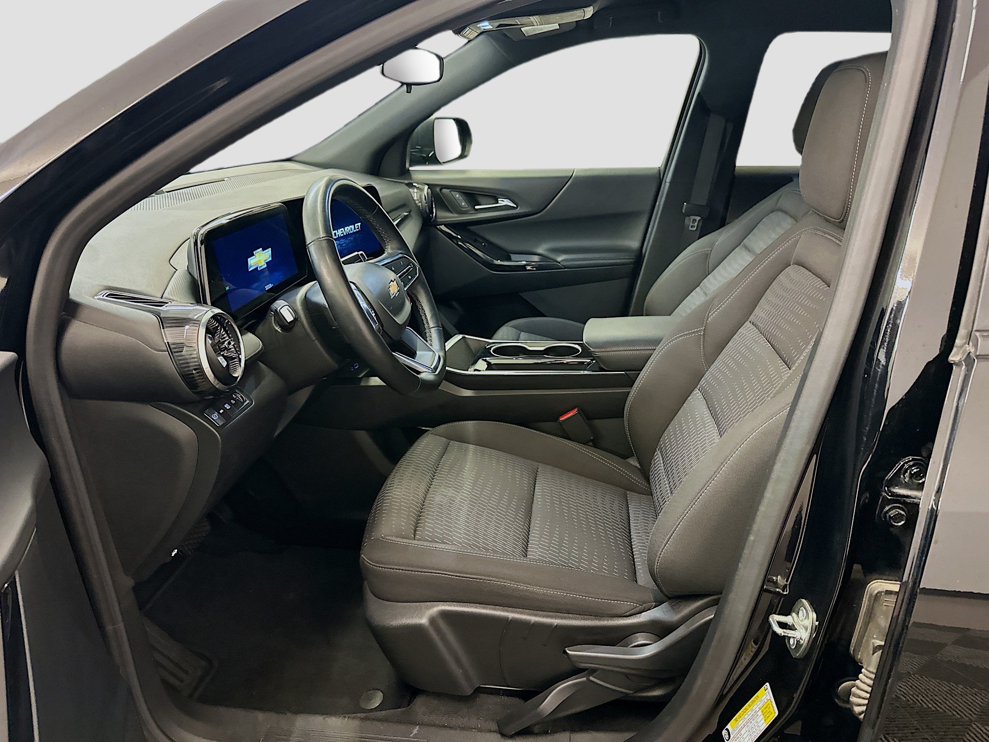 Used 2025 Chevrolet Equinox LT AWD/4WD image 13