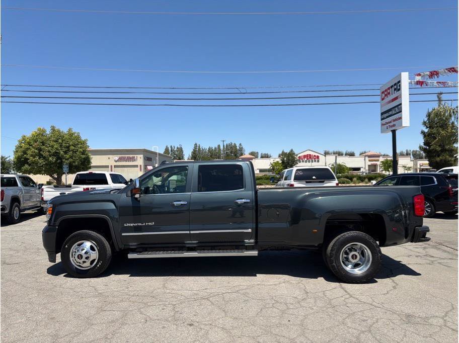 Used 2018 GMC Sierra 3500 Denali w/ Duramax Plus Package AWD/4WD image 18