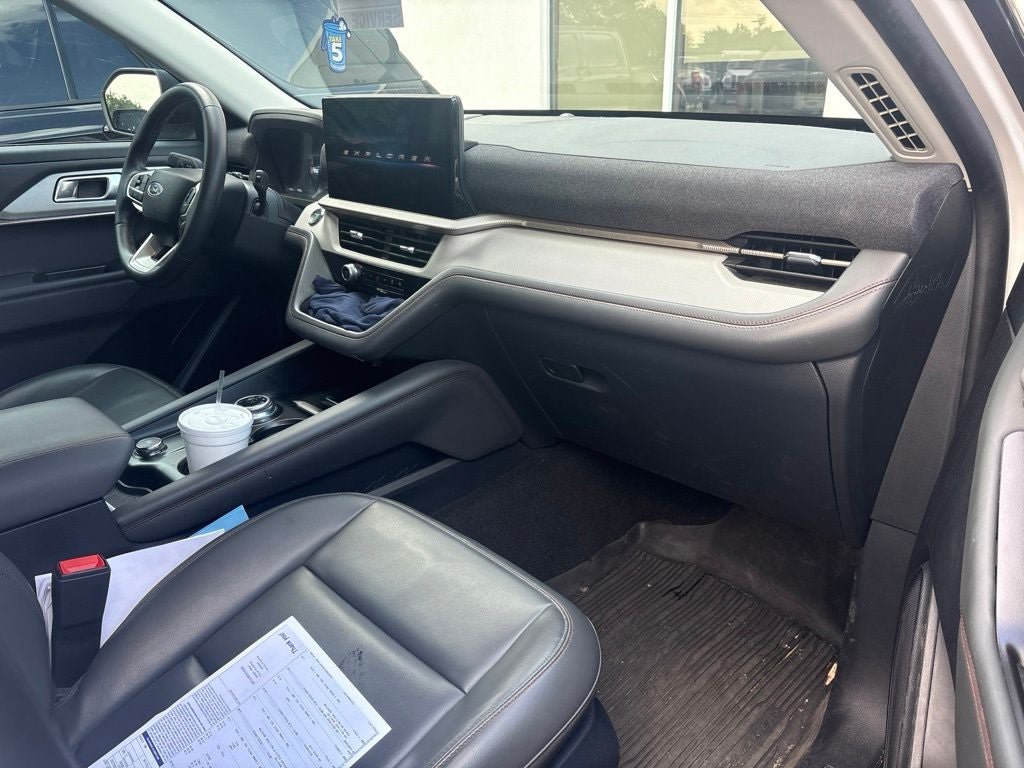 Certified 2025 Ford Explorer Active w/ Active Comfort Package RWD image 10