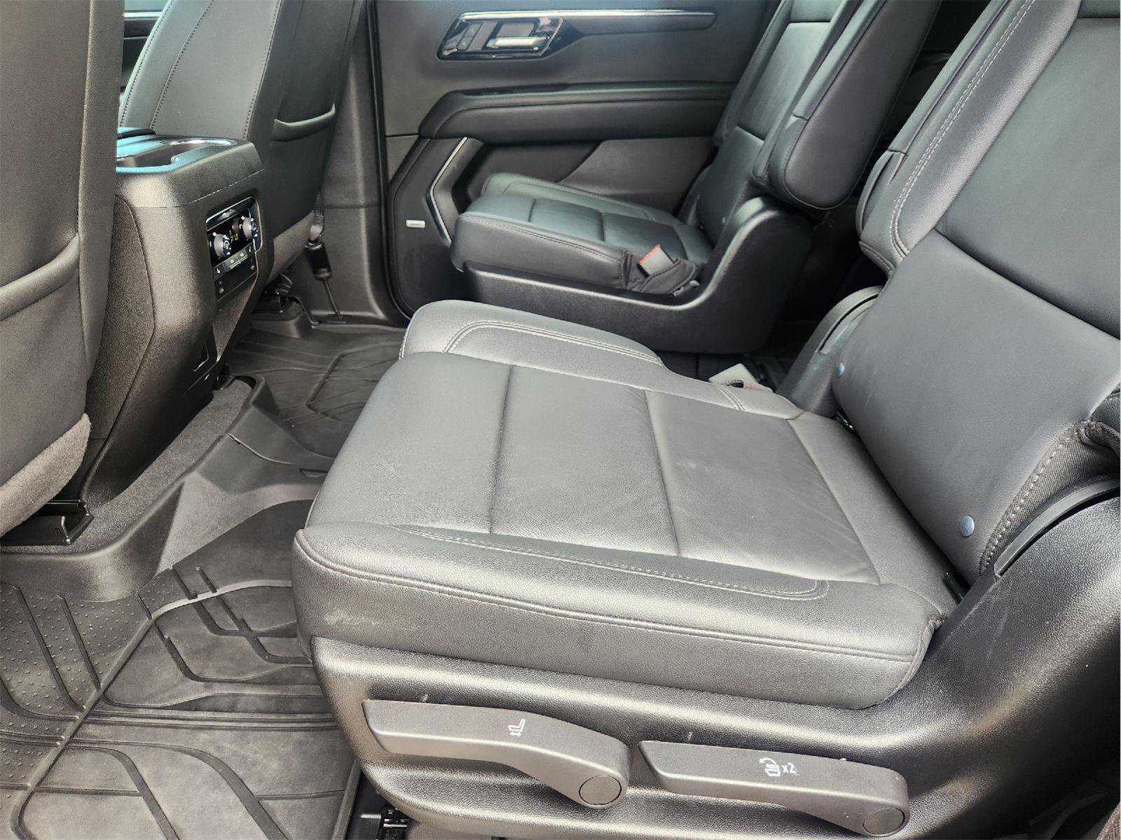 Used 2026 Chevrolet Tahoe LT w/ Comfort Package RWD image 31