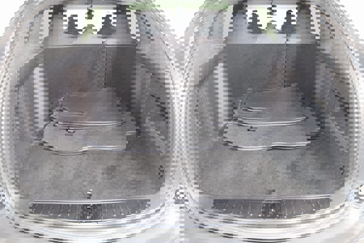 Used 2022 Tesla Model X image 61