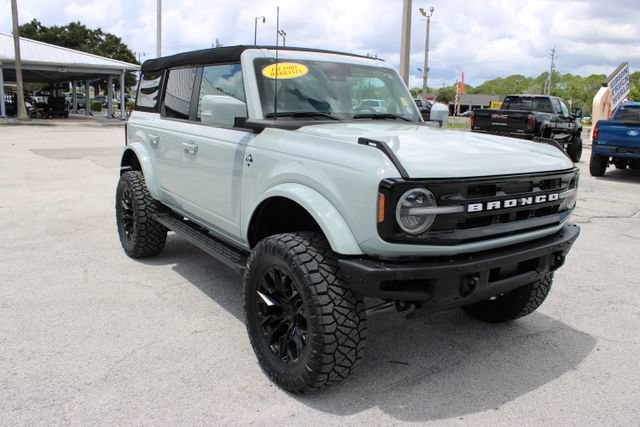 Used 2024 Ford Bronco Outer Banks AWD/4WD image 14