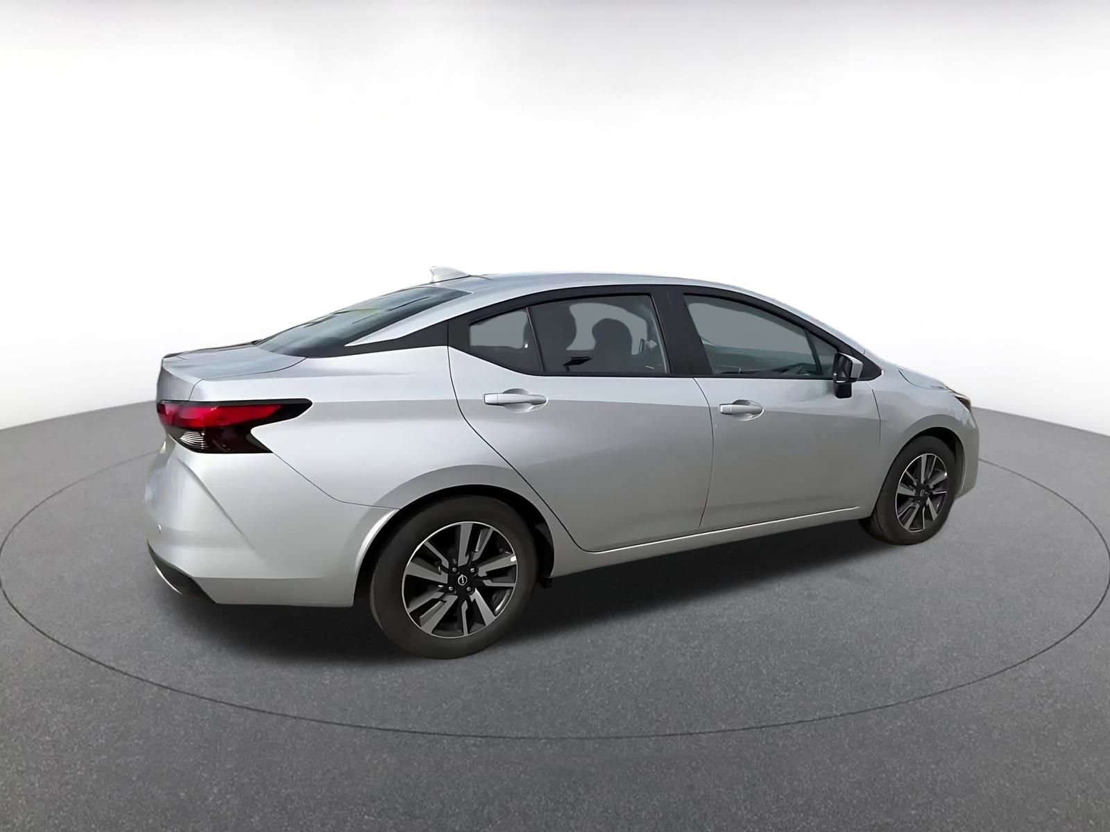 Used 2025 Nissan Versa SV image 15