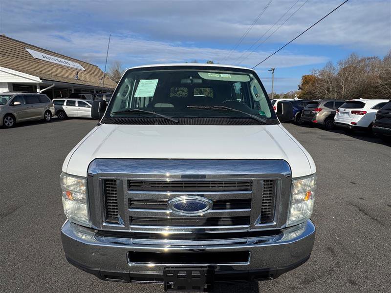 Used 2009 Ford E-350 and Econoline 350 Super Duty Wagon image 21