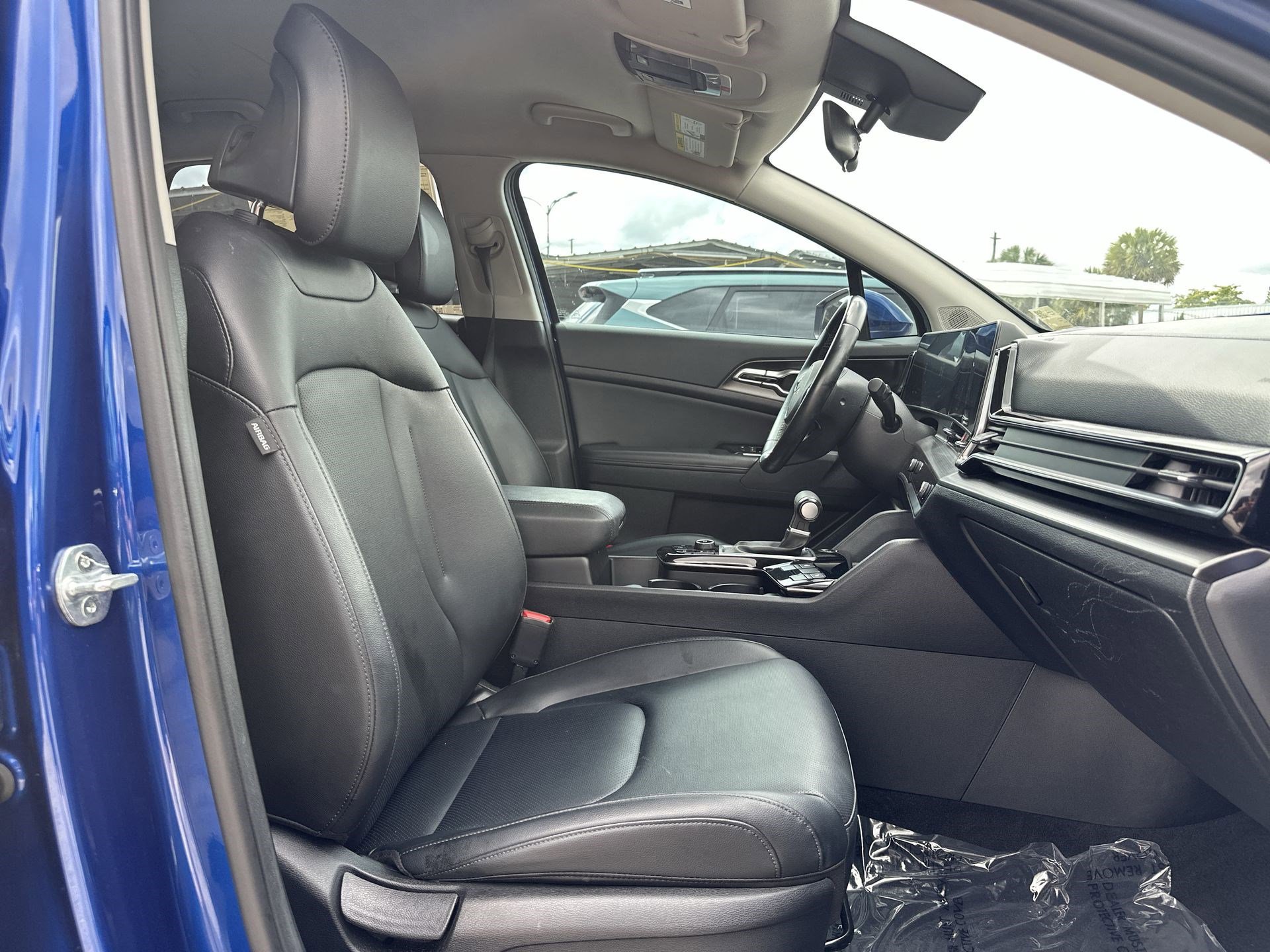 Used 2024 Kia Sportage EX image 25