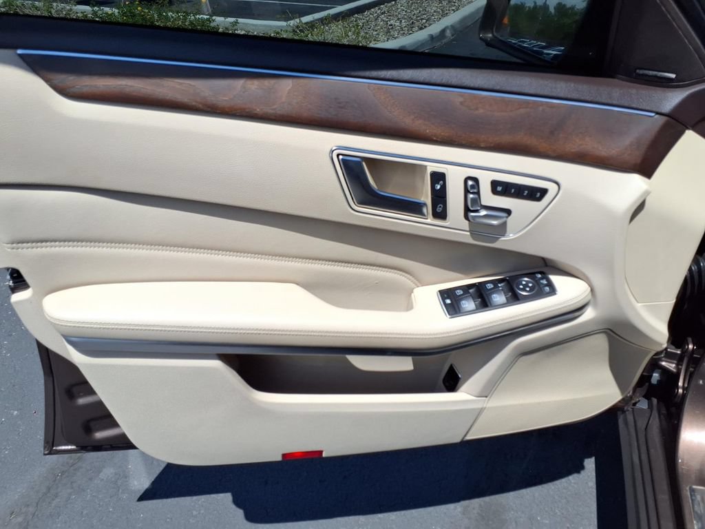 Used 2015 Mercedes-Benz E 350 4MATIC Sedan image 24