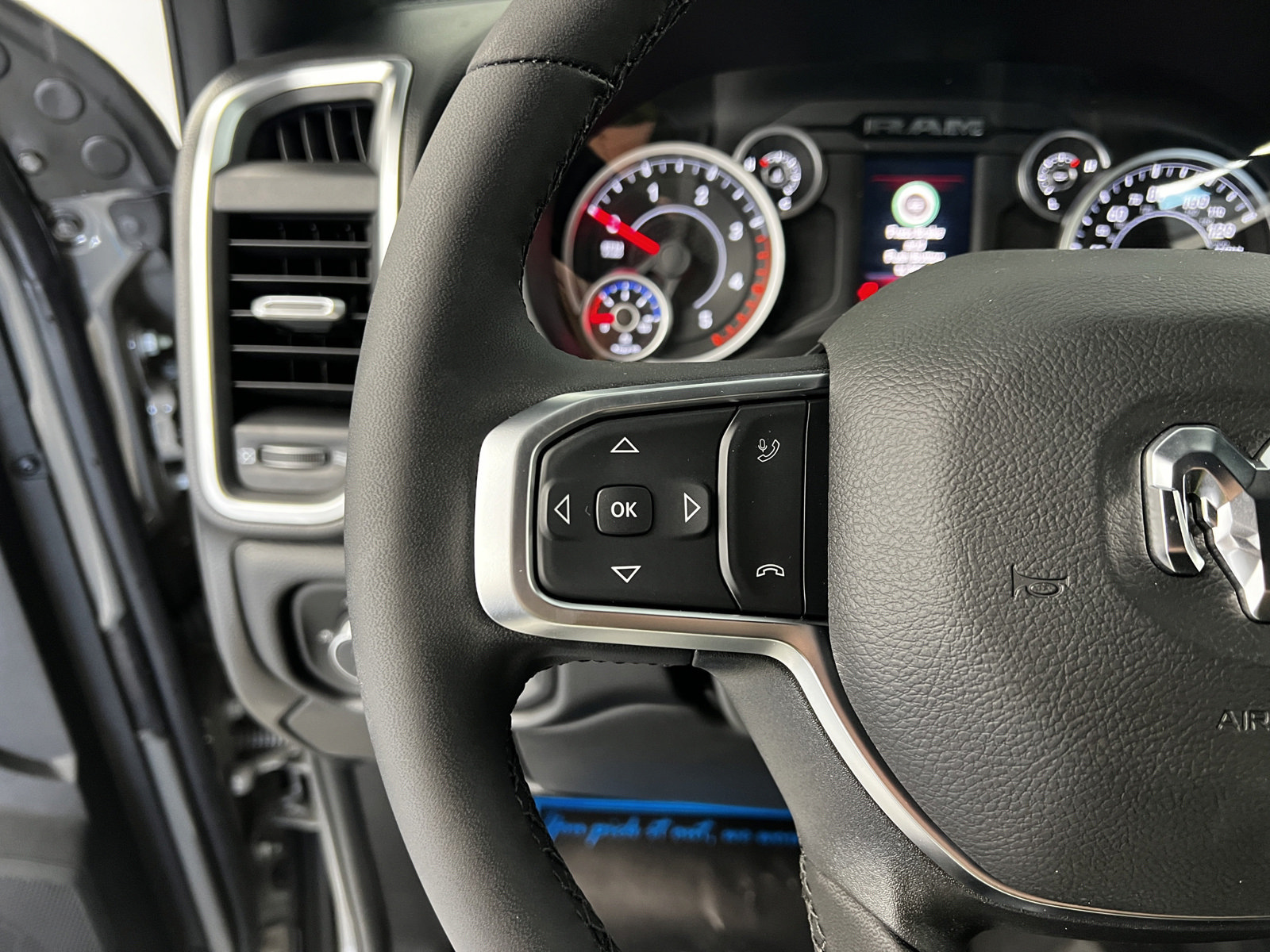 New 2027 RAM 3500 Big Horn AWD/4WD image 18