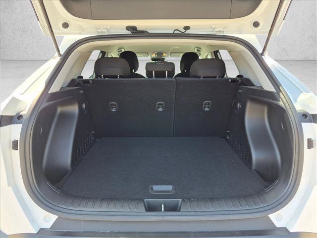 Used 2025 Hyundai Kona SEL FWD image 6