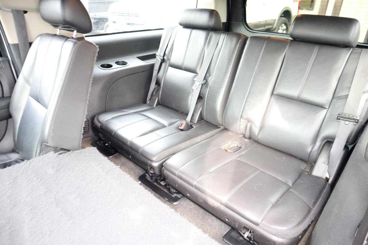 Used 2010 Chevrolet Suburban LT w/ Luxury Package AWD/4WD image 16