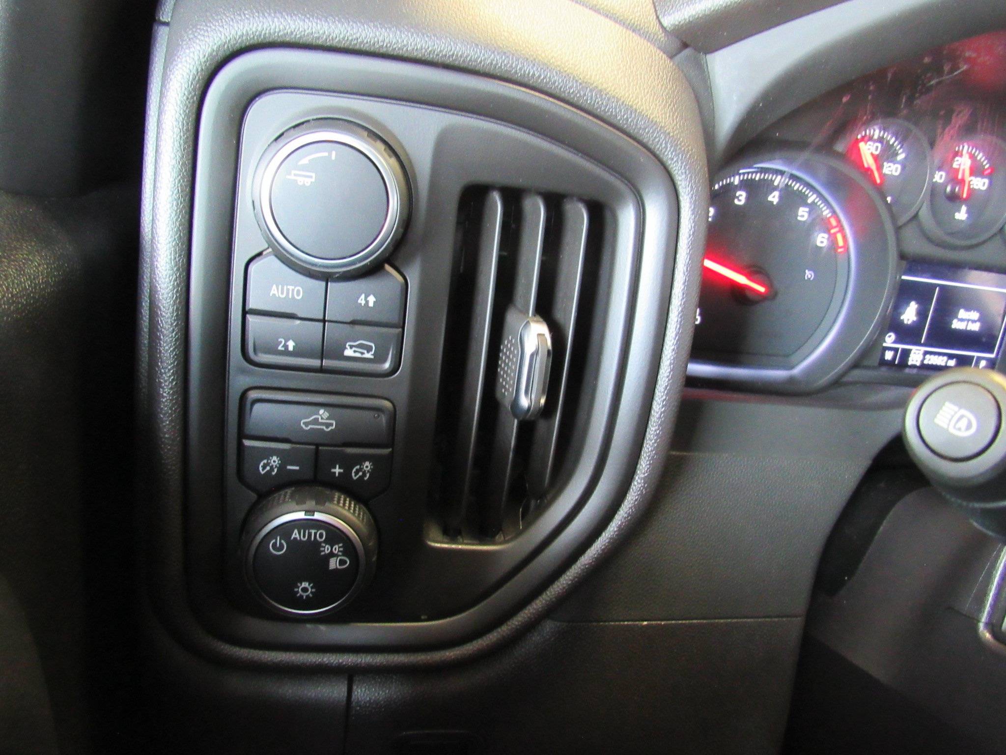 Used 2024 Chevrolet Silverado 1500 Custom w/ LPO, Dark Essentials Package AWD/4WD image 15